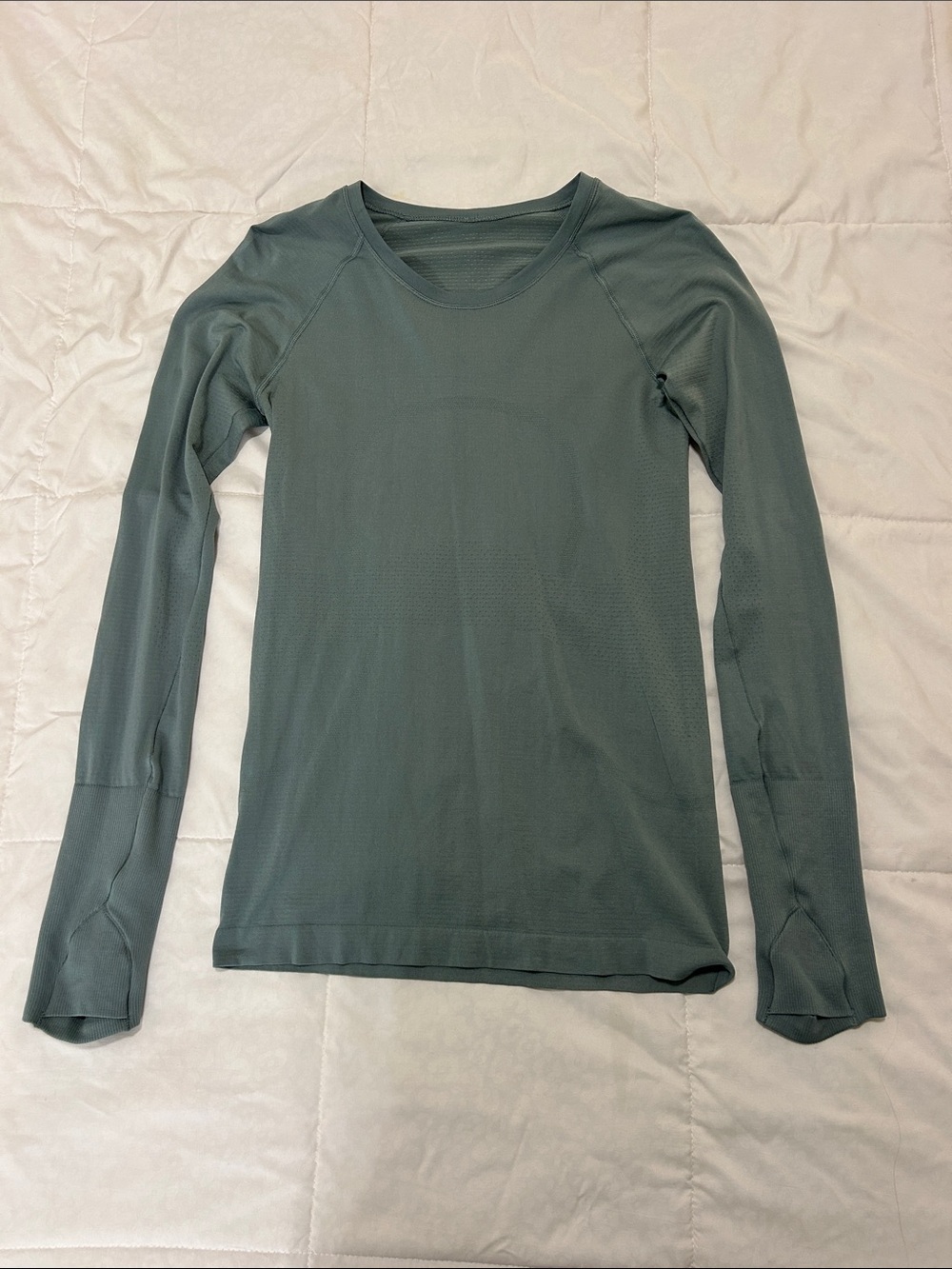 Lululemon Green Swiftly Tech Hip Length Long Sleeve Women’s Top